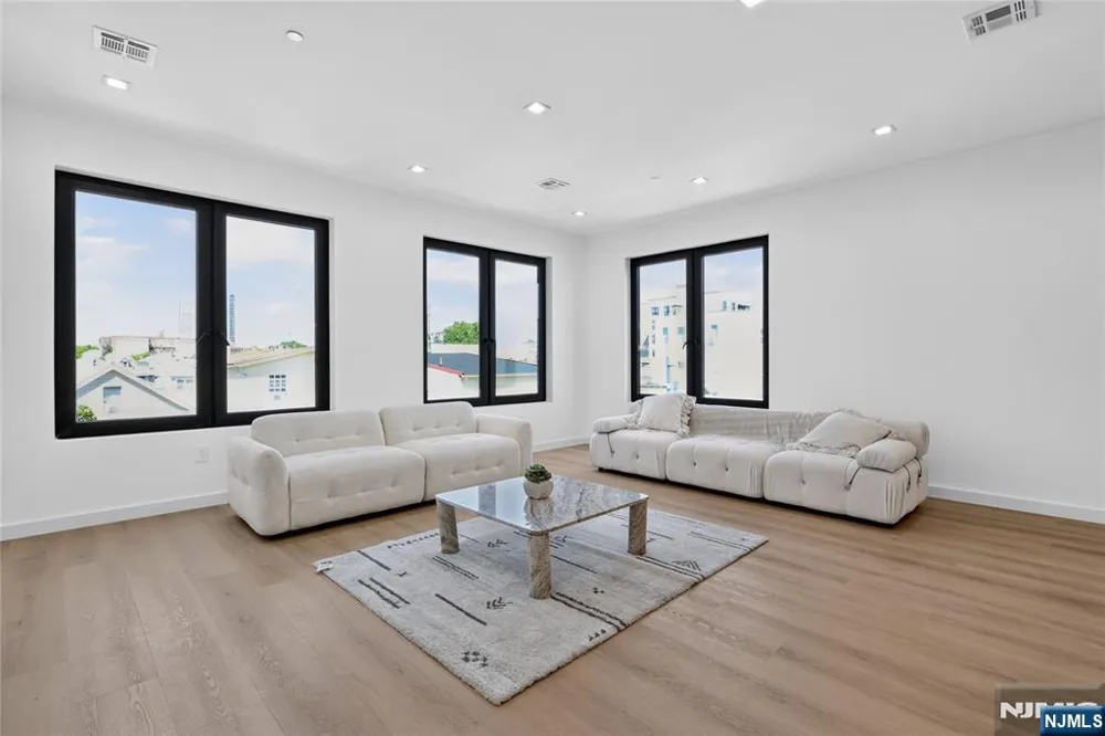 114 69th Street 3 Guttenberg, NJ 07093