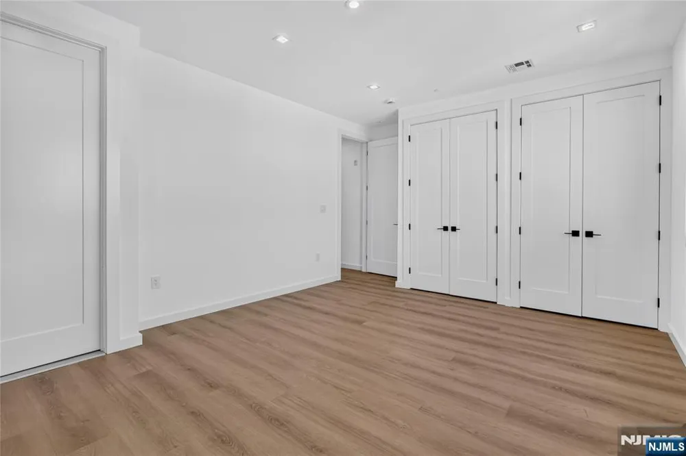 114 69th Street 3 Guttenberg, NJ 07093
