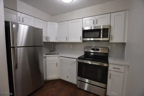 24 Sunrise Dr