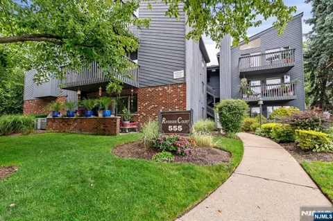 555 Riverside Avenue 12
