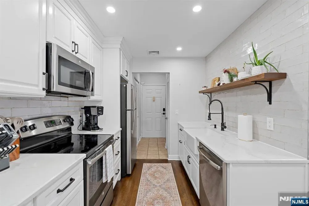 555 Riverside Avenue 12 Rutherford, NJ 07070