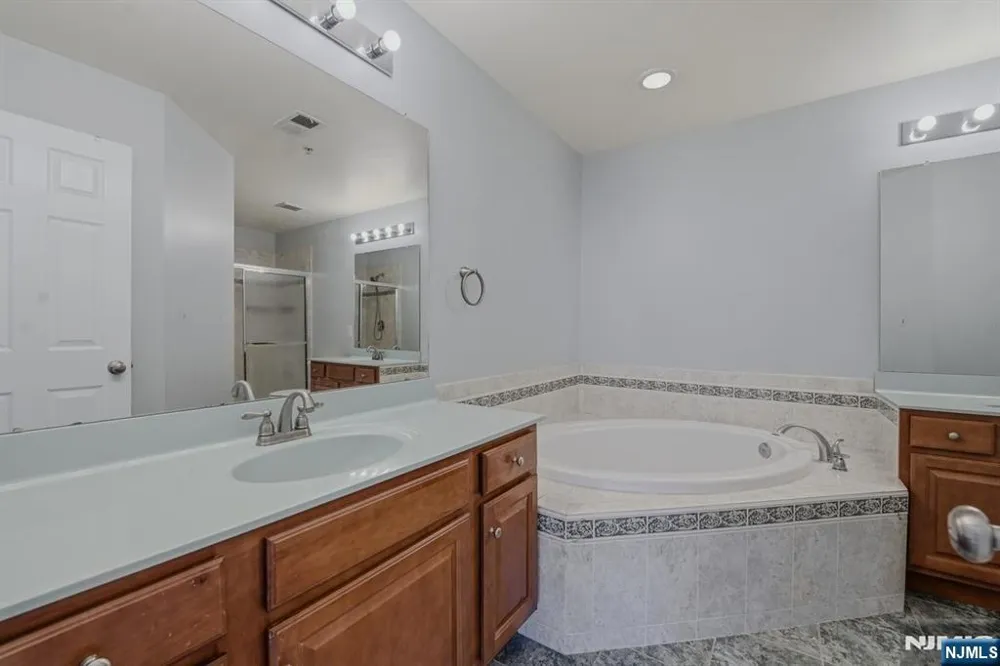 2 Marina Bayonne, NJ 07002