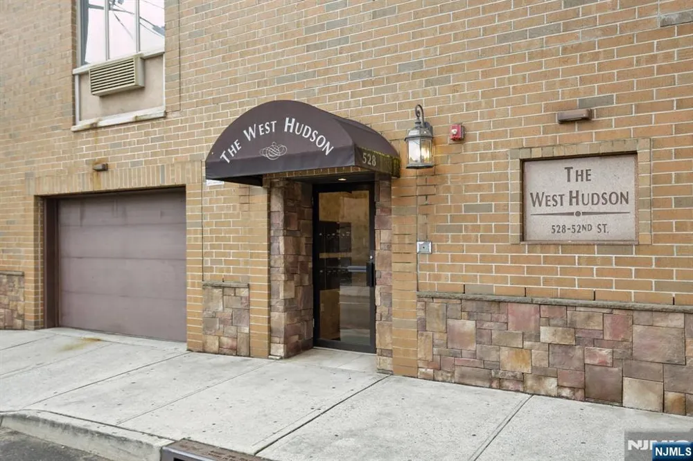 528 52nd Street 201 West New York, NJ 07093