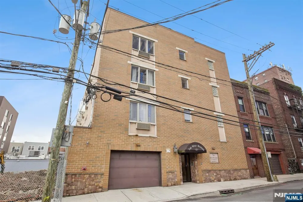 528 52nd Street 201 West New York, NJ 07093