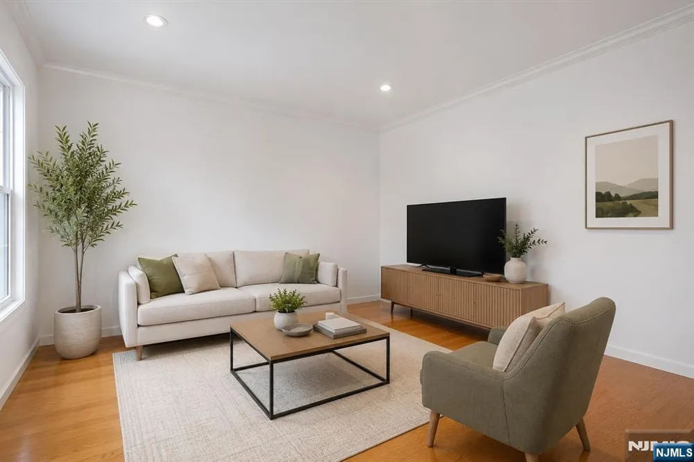 528 52nd Street 201 West New York, NJ 07093