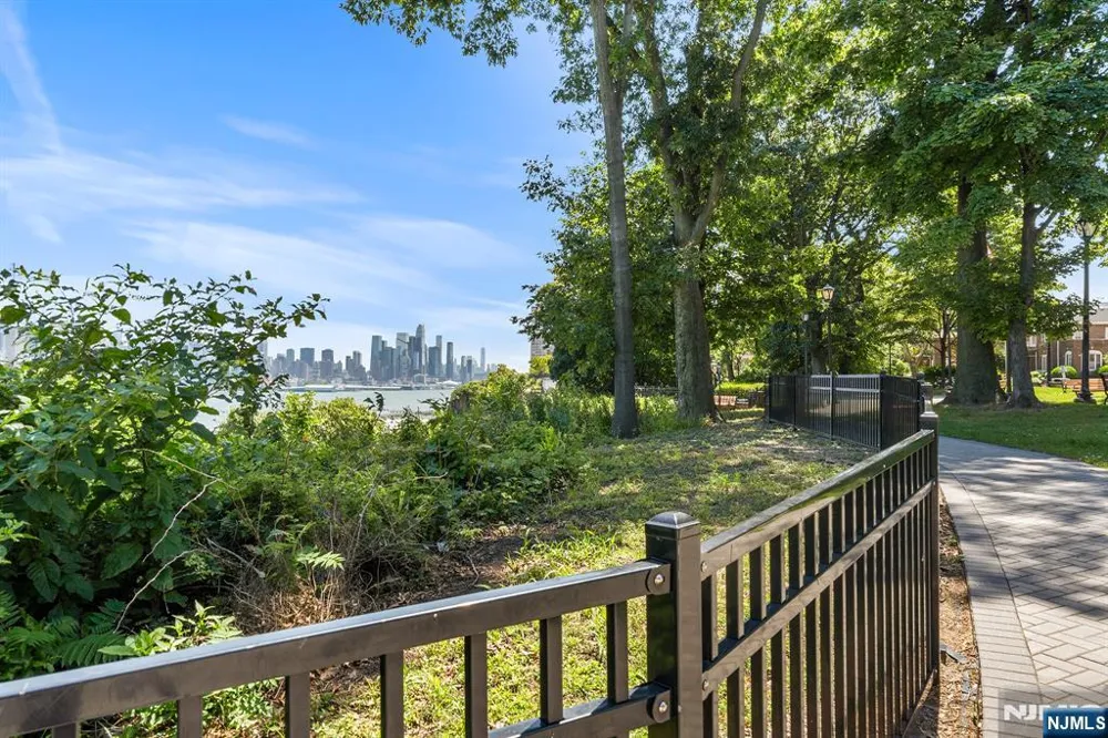 7855 Boulevard 26G North Bergen, NJ 07047