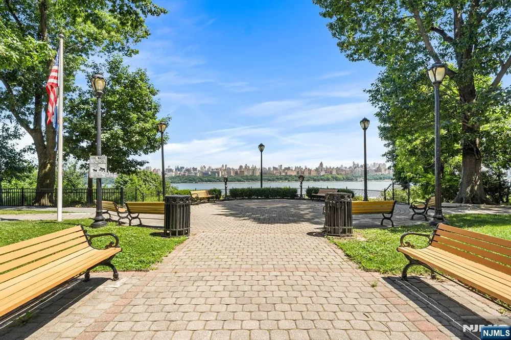 7855 Boulevard 26G North Bergen, NJ 07047