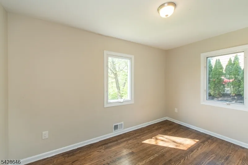 537 Dell Rd Mount Arlington, NJ 07850
