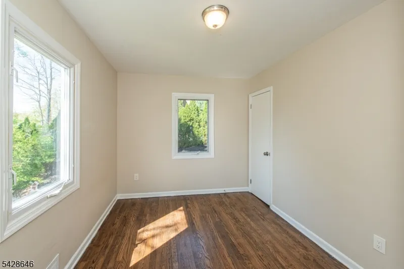 537 Dell Rd Mount Arlington, NJ 07850