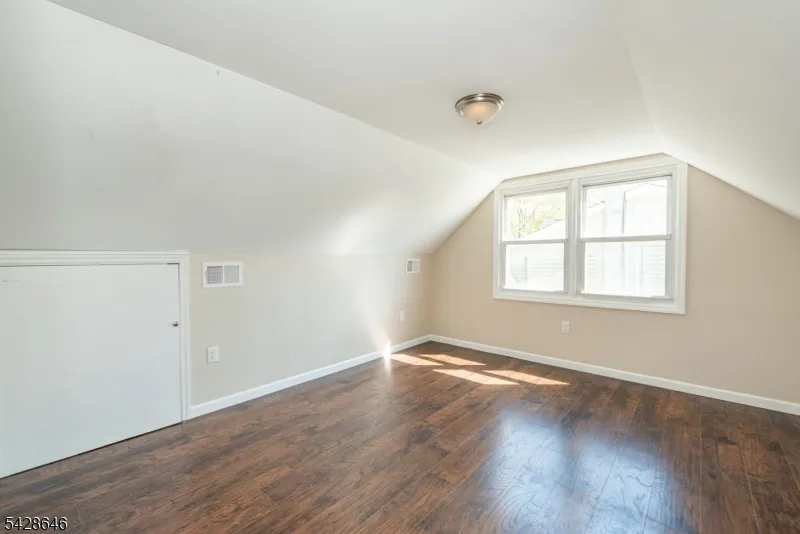 537 Dell Rd Mount Arlington, NJ 07850