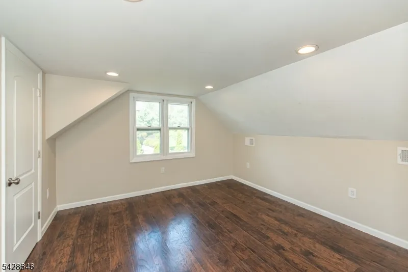537 Dell Rd Mount Arlington, NJ 07850