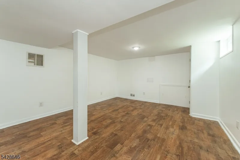 537 Dell Rd Mount Arlington, NJ 07850