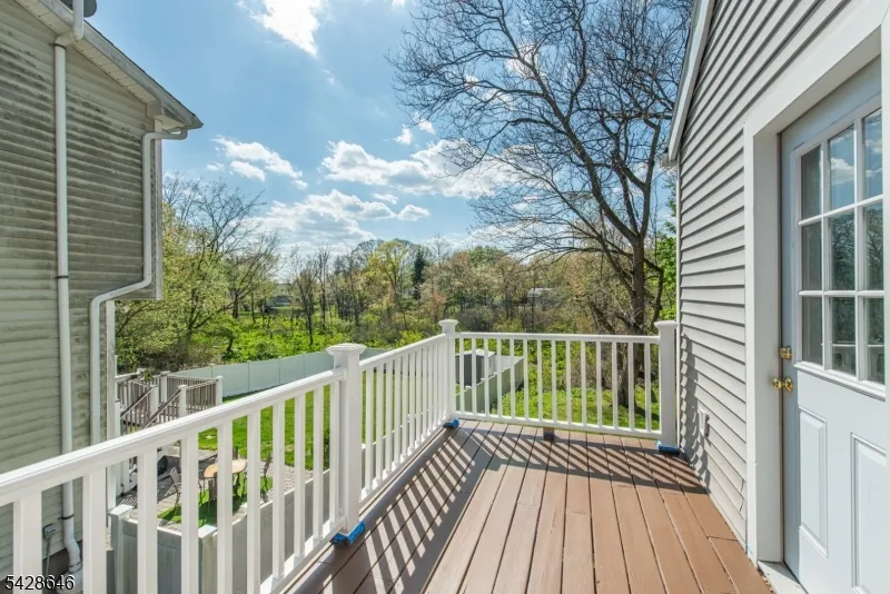 537 Dell Rd Mount Arlington, NJ 07850