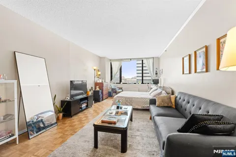 45 S River Drive 808