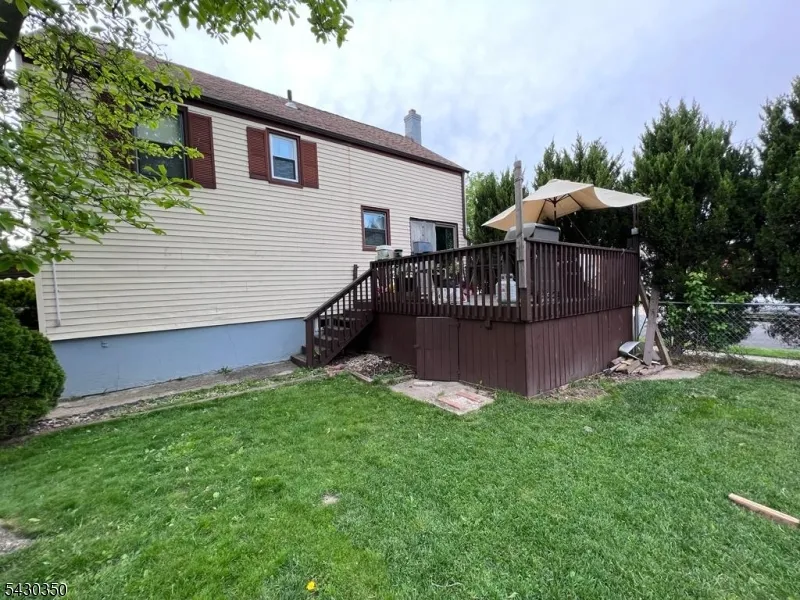 301 W Elm St Linden City, NJ 07036