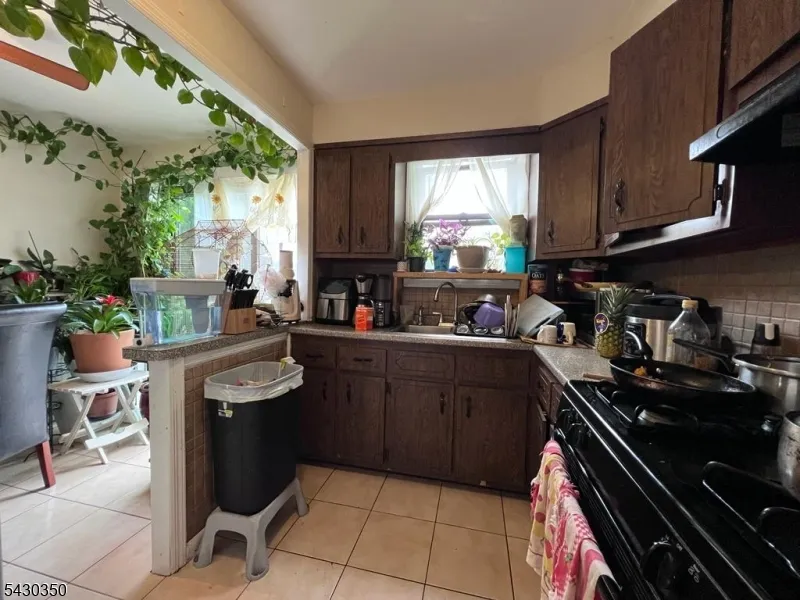 301 W Elm St Linden City, NJ 07036