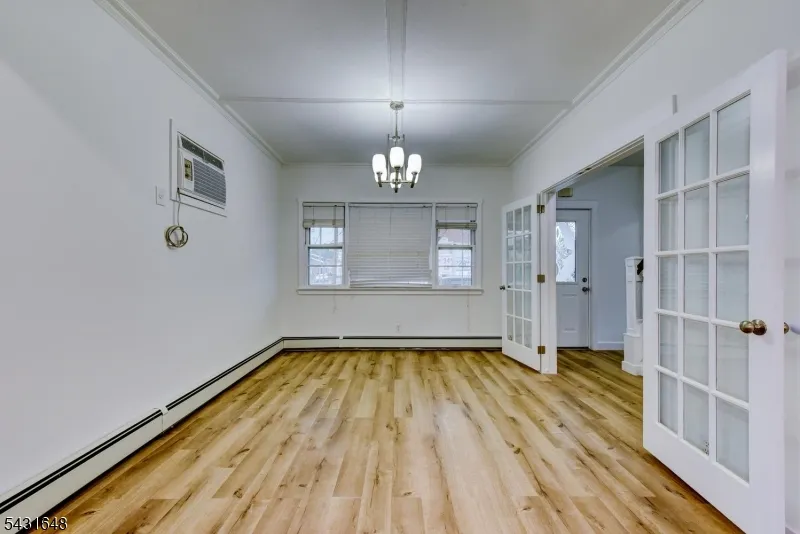 40 Grove St Elmwood Park, NJ 07407