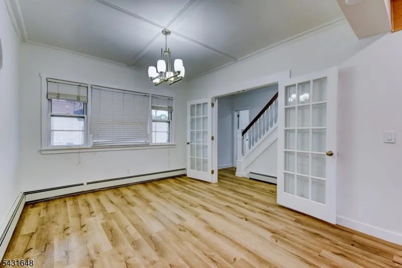 40 Grove St Elmwood Park, NJ 07407