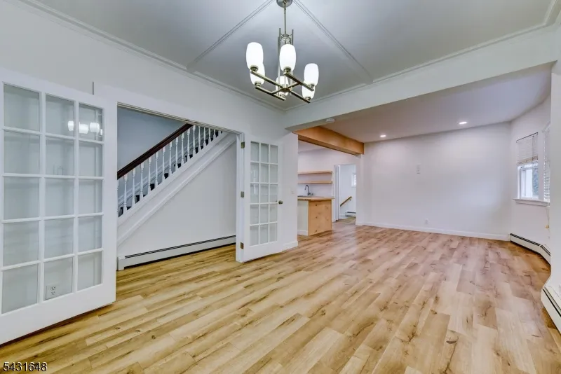 40 Grove St Elmwood Park, NJ 07407