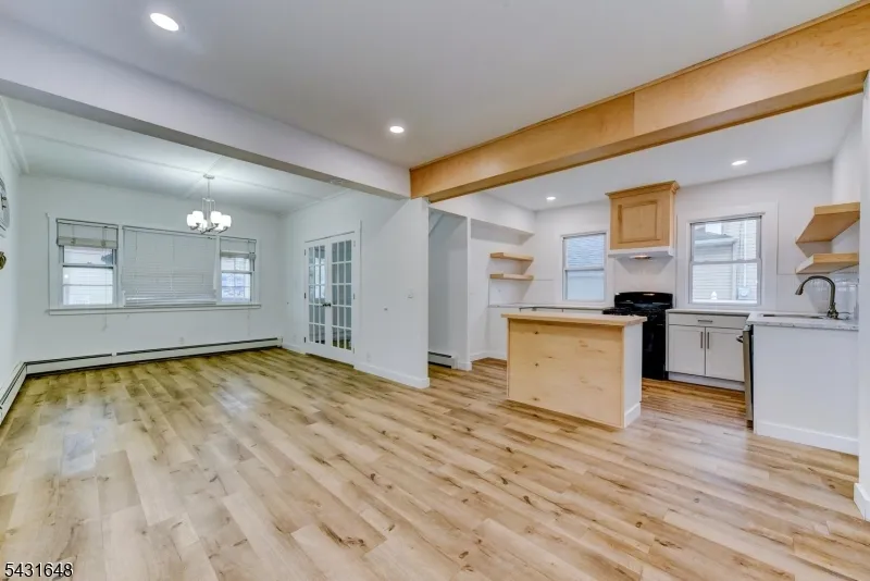 40 Grove St Elmwood Park, NJ 07407