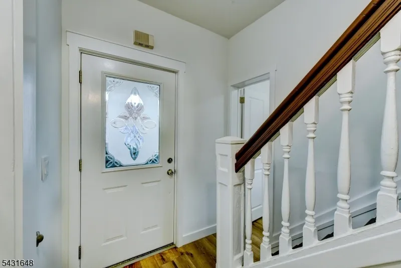 40 Grove St Elmwood Park, NJ 07407
