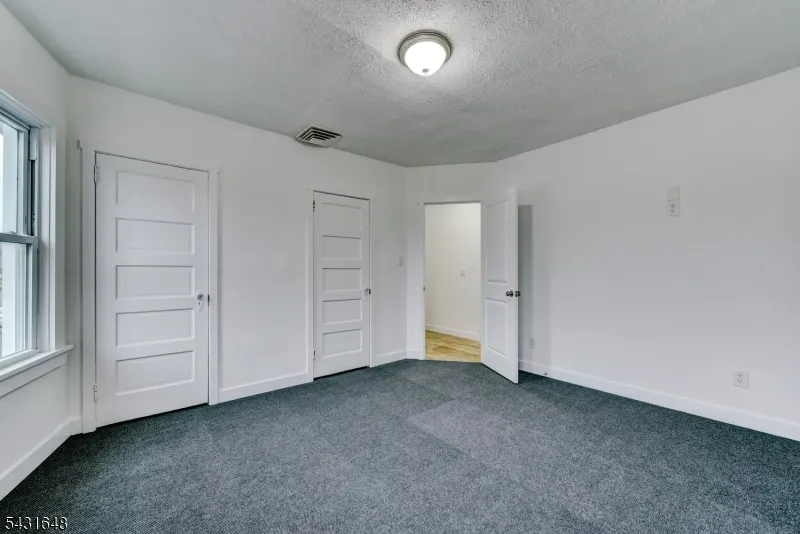 40 Grove St Elmwood Park, NJ 07407