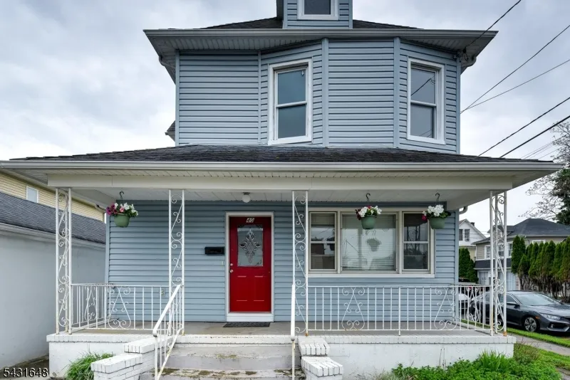 40 Grove St Elmwood Park, NJ 07407