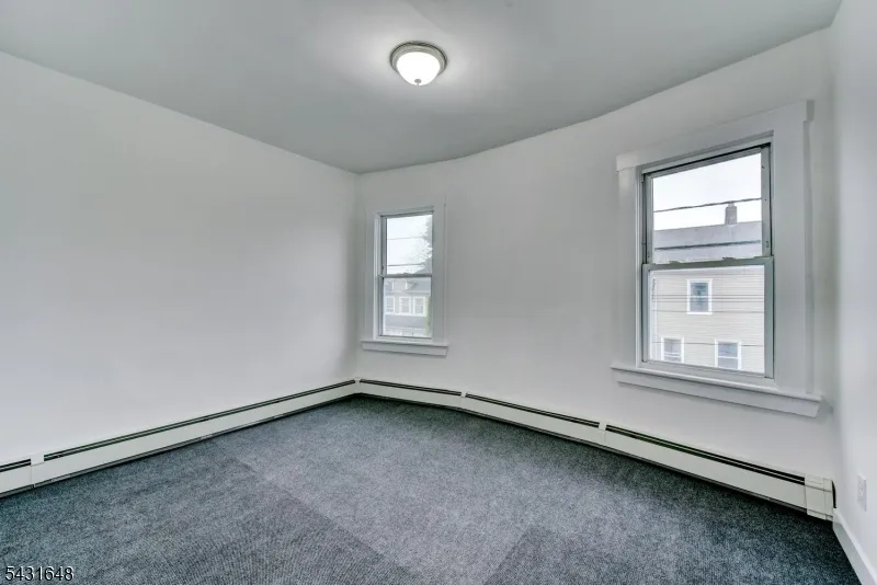 40 Grove St Elmwood Park, NJ 07407