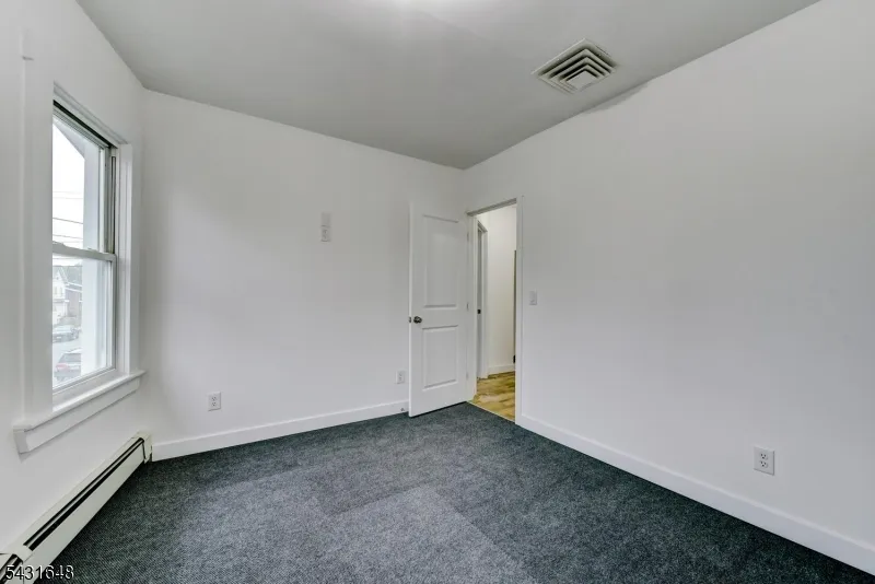 40 Grove St Elmwood Park, NJ 07407