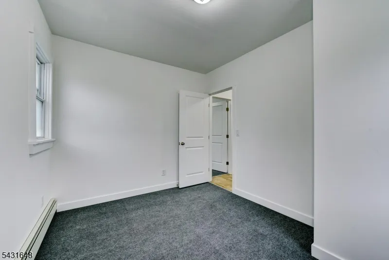 40 Grove St Elmwood Park, NJ 07407