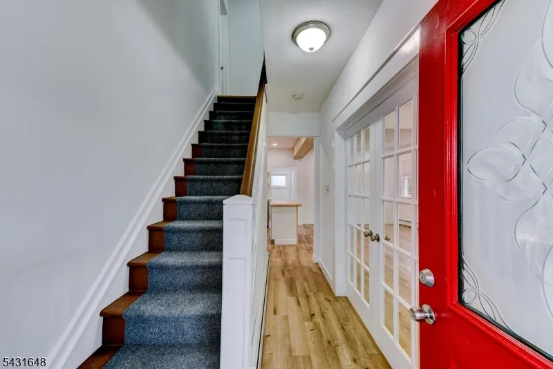 40 Grove St Elmwood Park, NJ 07407