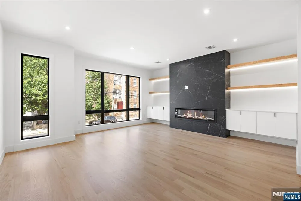 264 Grant Avenue Cliffside Park, NJ 07010