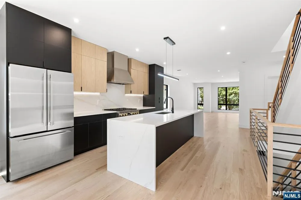 264 Grant Avenue Cliffside Park, NJ 07010
