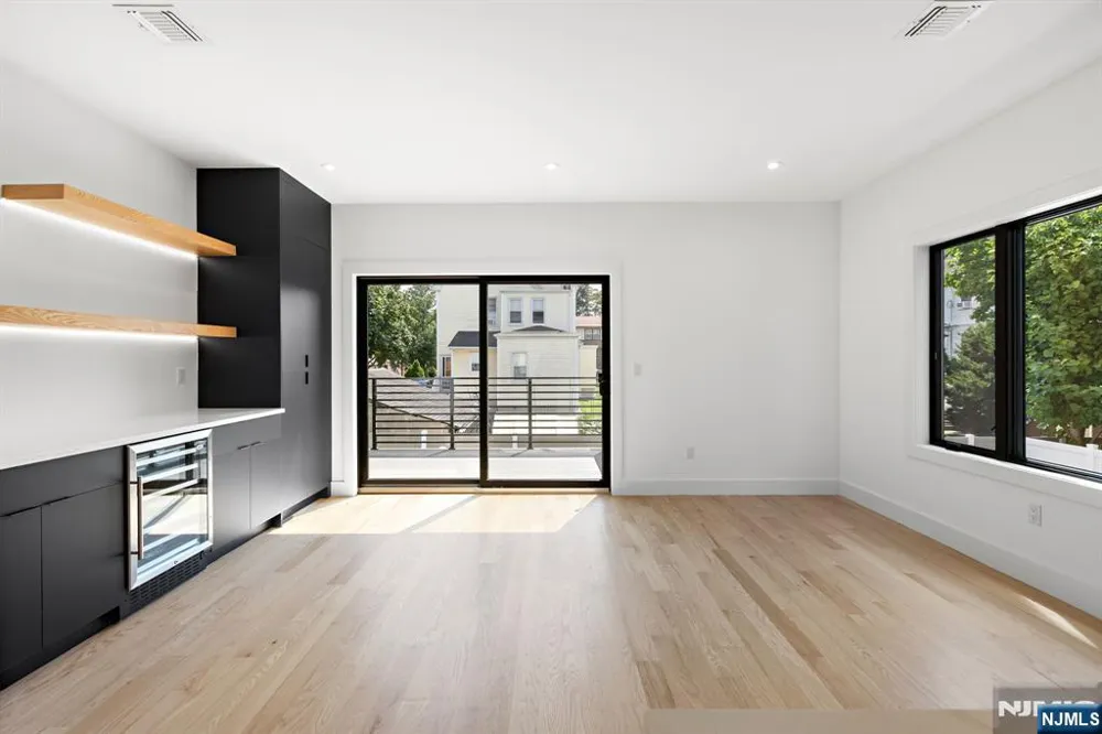 264 Grant Avenue Cliffside Park, NJ 07010