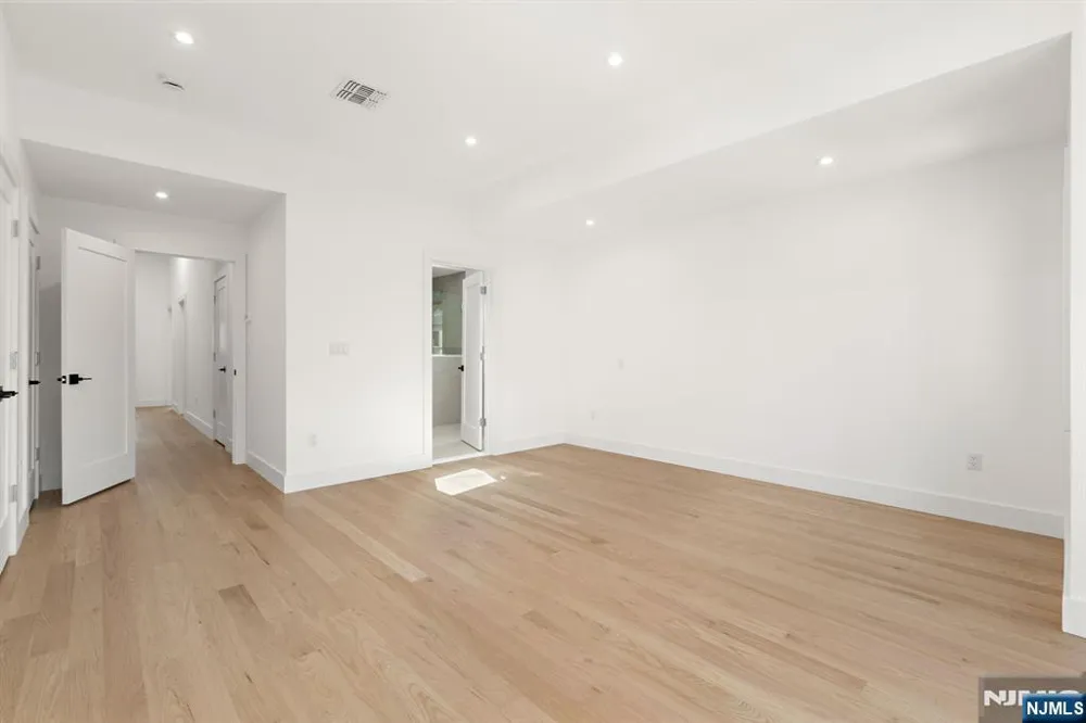 264 Grant Avenue Cliffside Park, NJ 07010