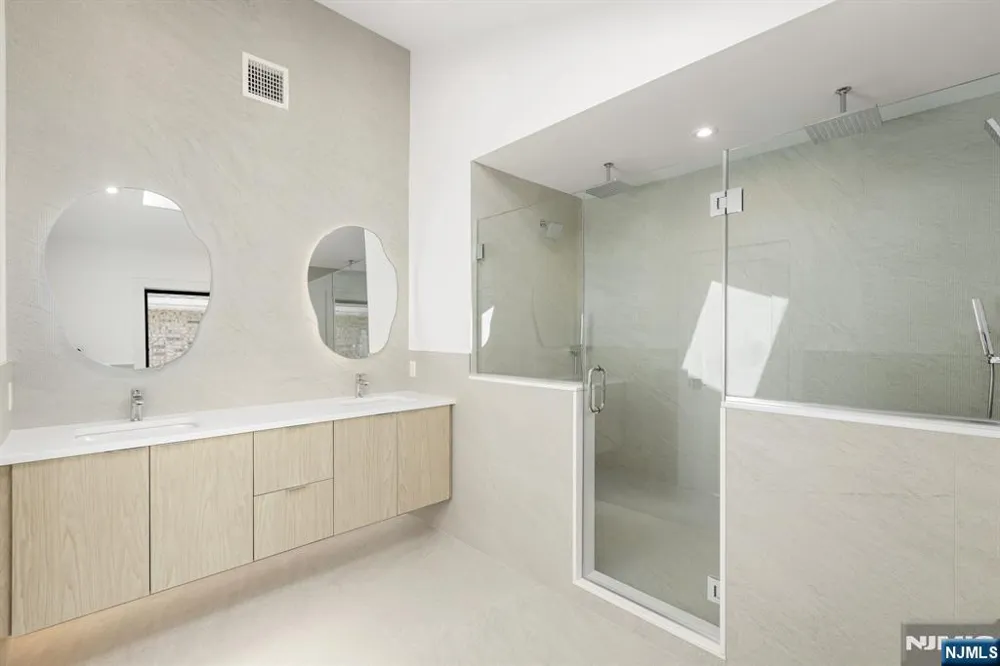 264 Grant Avenue Cliffside Park, NJ 07010