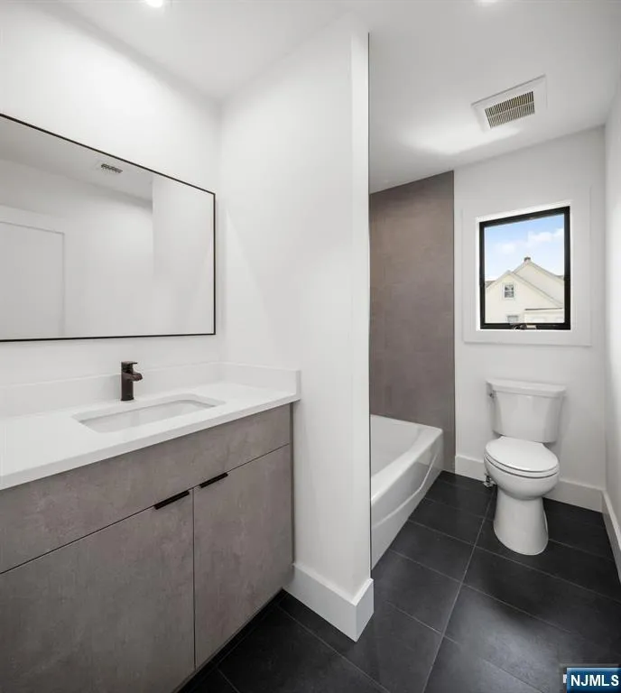 264 Grant Avenue Cliffside Park, NJ 07010
