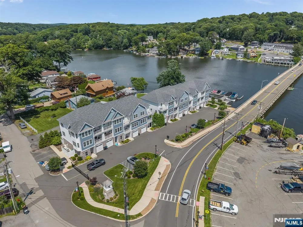 468 River Styx Hopatcong, NJ 07843