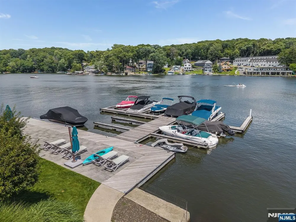 468 River Styx Hopatcong, NJ 07843