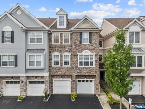 64 George Russell Way 36