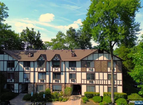 1419 Faulkner Court