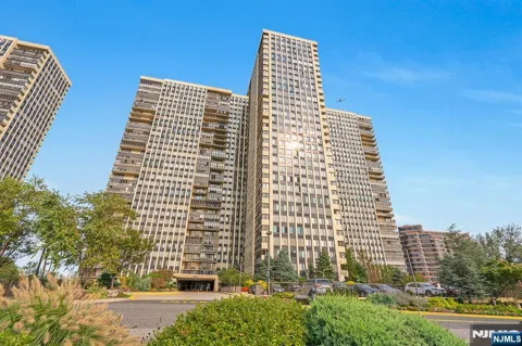 200 Winston Drive L18