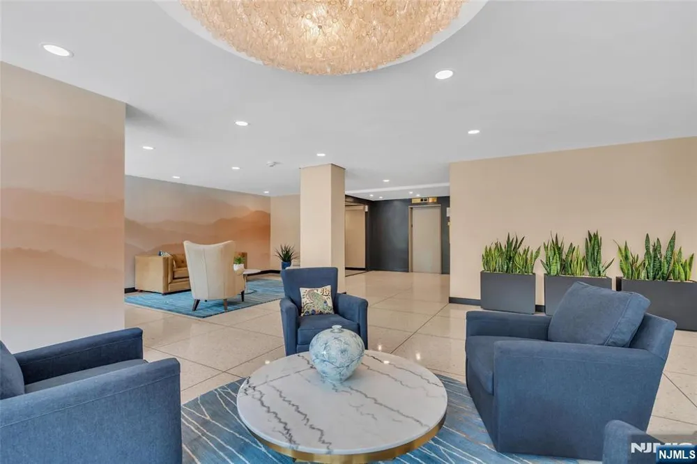 6600 Boulevard East 21J West New York, NJ 07093