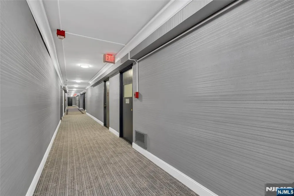 6600 Boulevard East 21J West New York, NJ 07093