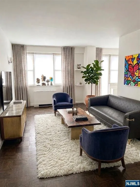 6600 Boulevard East 21J West New York, NJ 07093