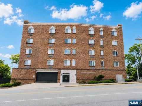 399 11th Street 205