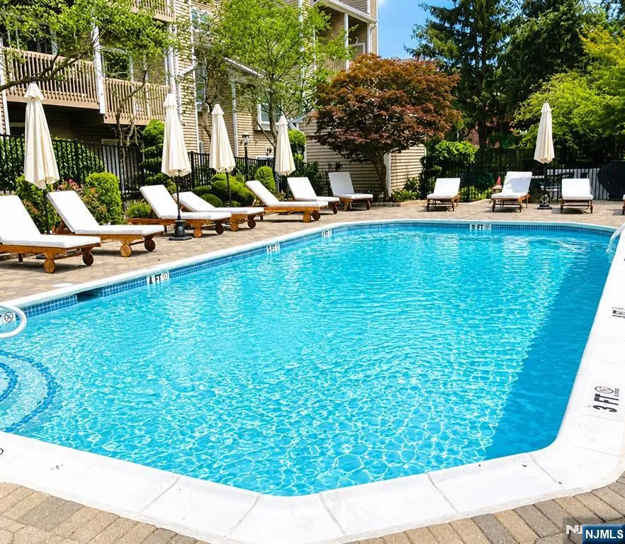 507 Windsor Drive 107 Palisades Park, NJ 07650