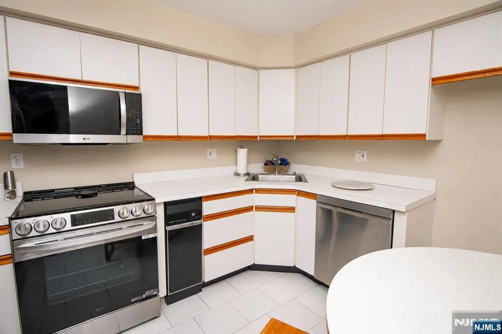 507 Windsor Drive 107 Palisades Park, NJ 07650
