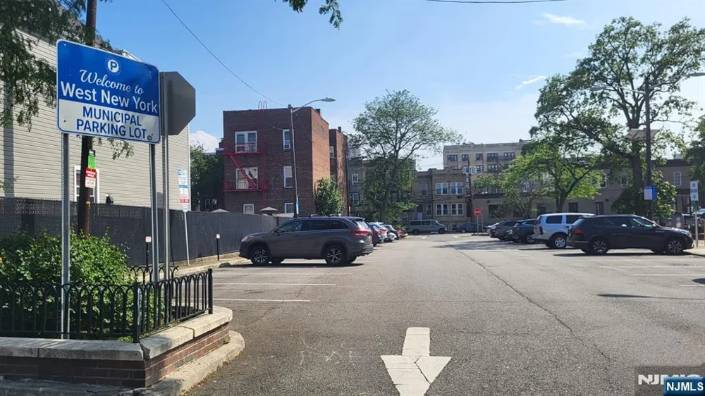 6401 Park Avenue 401 West New York, NJ 07093