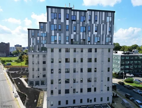 55 Washington St #4K Unit 4K